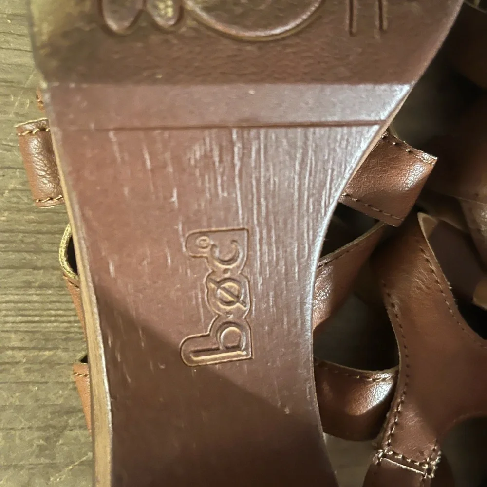 b.o.c. Tan Leather Women's Sandals‎